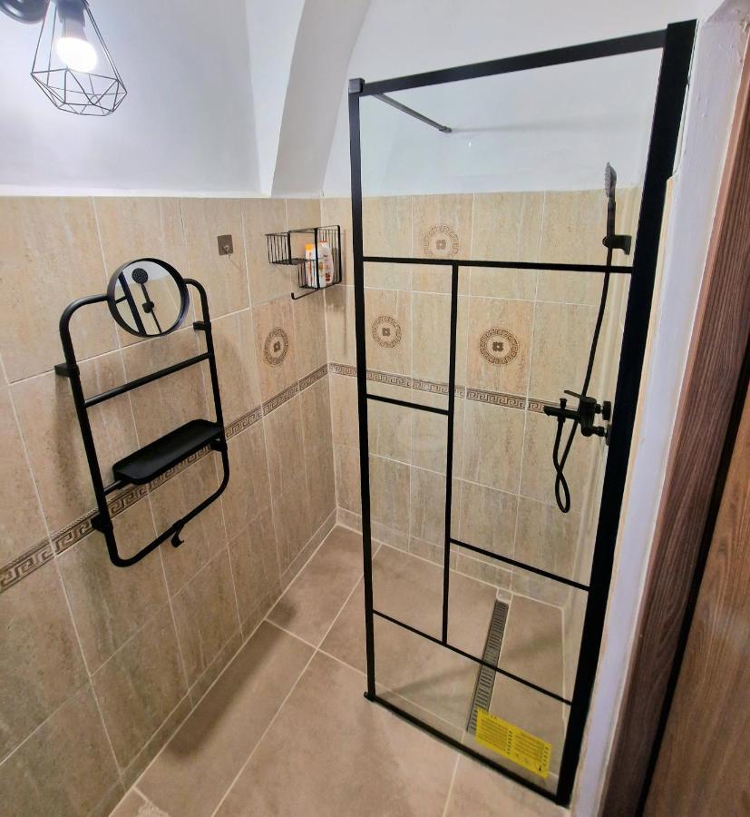 Ultra Central Medieval Apartment Cluj-Napoca Ngoại thất bức ảnh