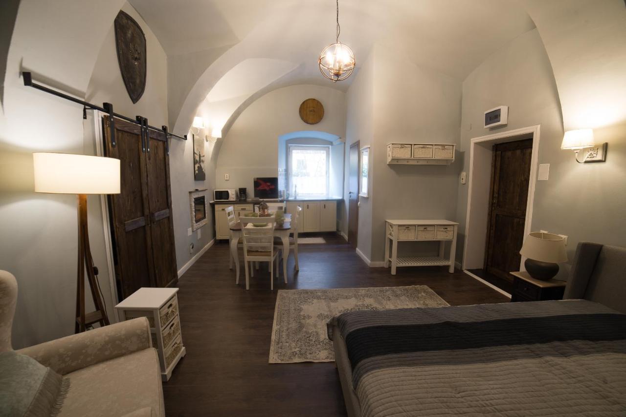 Ultra Central Medieval Apartment Cluj-Napoca Ngoại thất bức ảnh